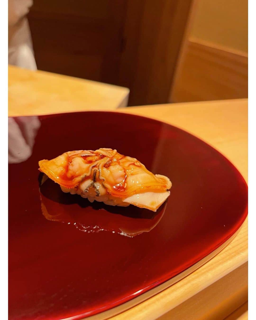 佐々木希さんのインスタグラム写真 - (佐々木希Instagram)「#鮨あお シンプルで繊細さを感じられるお寿司で、本当に美味しかったなぁ。」11月22日 11時23分 - nozomisasaki_official