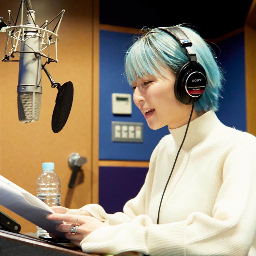 PORINのインスタグラム：「今年、ルミネのクリスマス 「GIFT OF VOICE」をサポートしています。 私の声やクリスマスのエピソードを スペシャルサイトで公開中！  他にも、メッセージを吹き込んで 「声のツリー」を作りプレゼントできるデジタルコンテンツもあります。 私の声を使ってつくることもできるので、 自分の声だとちょっと恥ずかしいという方もぜひ🌿  良いクリスマスとなりますように🎄    #ルミネクリスマス #ギフトオブボイス  #想いを束ねて届けよう #pr」