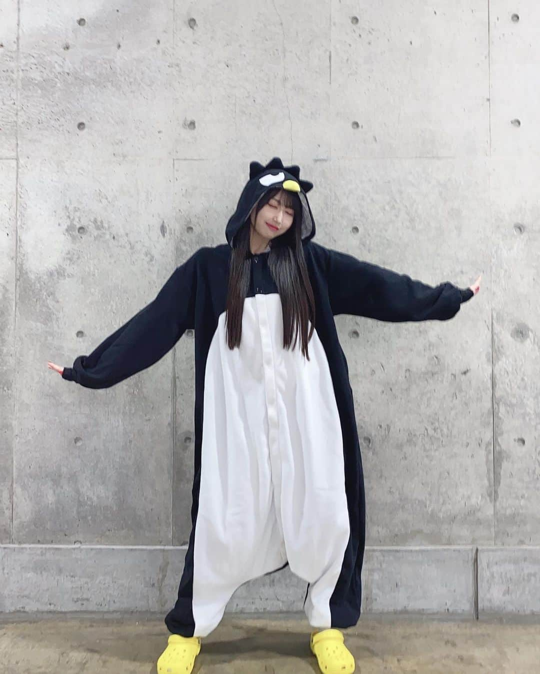 野村実代さんのインスタグラム写真 - (野村実代Instagram)「バットばつ丸くん🐧🖤 ⁡ ⁡ ⁡ #みよまる #ばつまる #似てる #サンリオ #かわいい」11月22日 9時05分 - miyomaruko_0201