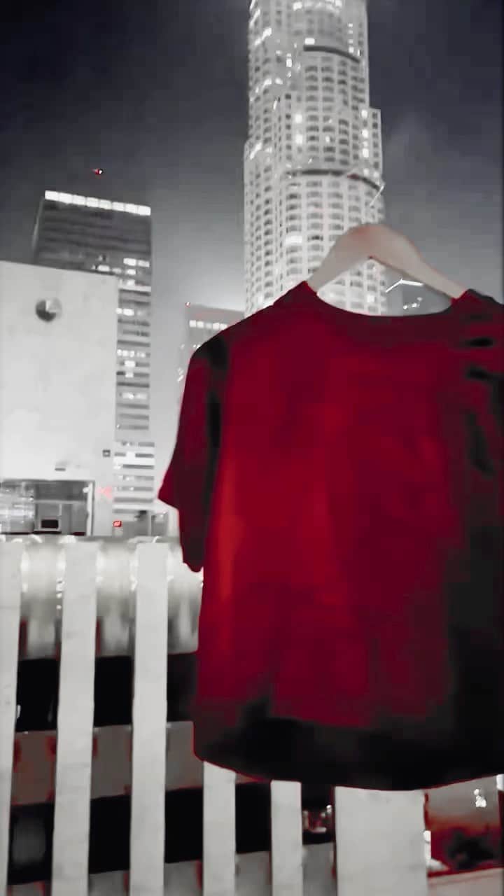 のインスタグラム：「Picture it: You just got off work and need to celebrate all of the tasks you accomplished this week. You make plans to meet up with your friends and want to wear something chic, but not too dressy… Then comes in our Nights in the City Silky Tee. It’s way of making a relaxed tee luxurious is just what you need! 🌃」