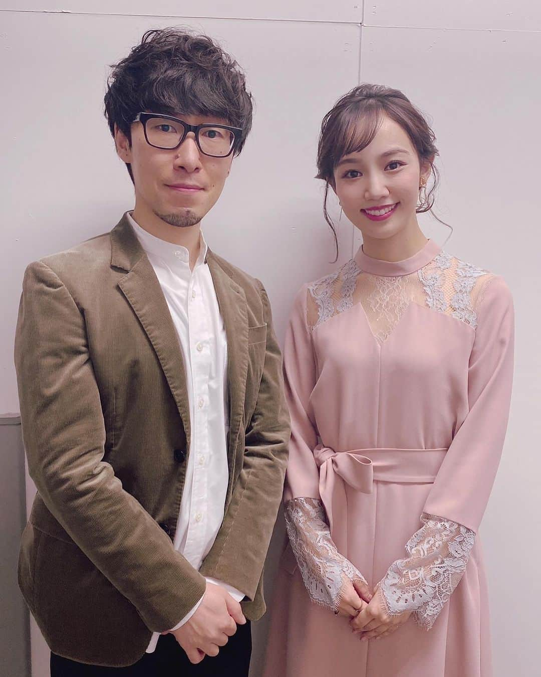 咲妃みゆのインスタグラム：「ただいま全国の映画館で「 #アイの歌声を聴かせて 」上映中です！ ⁡ これまで劇場に足をお運びくださった皆様…そしてこれから見てくださるご予定の皆様…本当にありがとうございます！！！✨ ⁡ 昨日の公開記念舞台挨拶の際に吉浦監督も仰っていましたが、この映画はご覧になる度にきっと新たな発見があり様々なメッセージを感じ取っていただける作品だと思います😌どうかお一人でも多くの方々に、この心温まる作品が届きますように…✨ ⁡ #吉浦康裕 監督✨ 穏和で物腰の柔らかなお人柄が魅力的ですね。作品に対する情熱をひしひしと感じるお話に胸がいっぱいになりました！！！ ⁡ このワンピース可愛いなぁ。。 お袖のレースのデザインが特に好きです💙 ⁡ #アイうた」