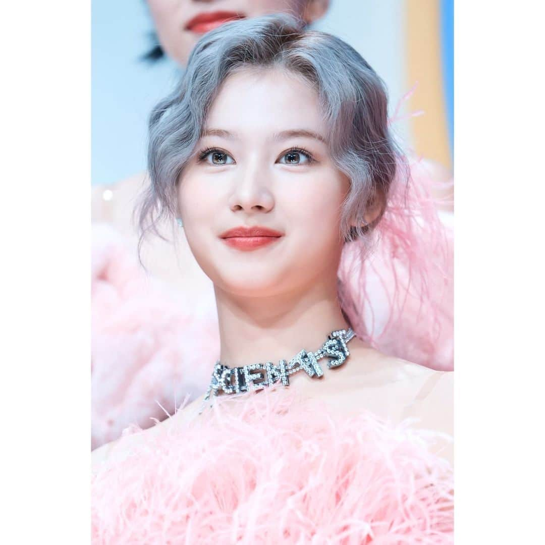 サナさんのインスタグラム写真 - (サナInstagram)「SANA x Inkigayo ーーーーーーーーーー Follow > @sana.twice.kr < . @twicetagram #TWICE#트와이스#ONCE#Sana#사나 #Nayeon#나연#Jeongyeon#정연#Momo#모모#Jihyo#지효#Mina#미나#Dahyun#다현#Chaeyoung#채영#Tzuyu#쯔위」11月22日 21時06分 - sana.twice.kr