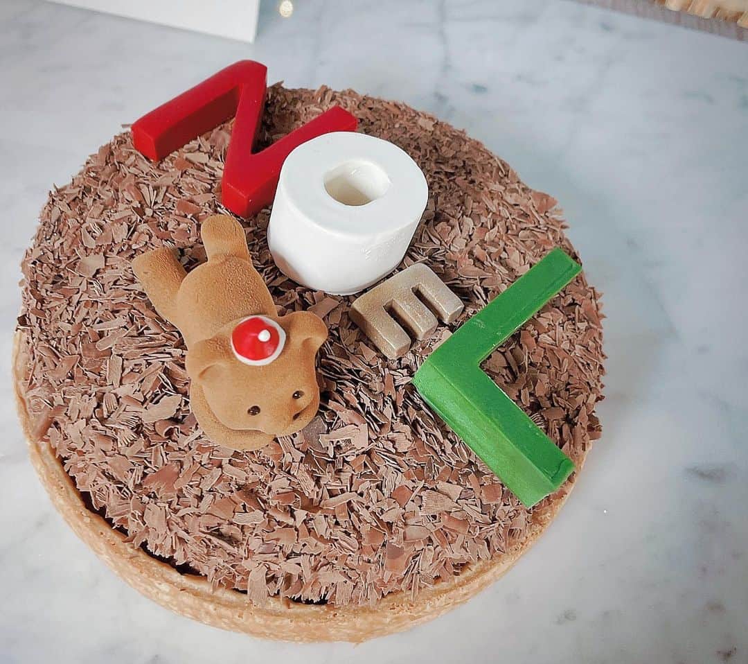 黒澤ゆりかさんのインスタグラム写真 - (黒澤ゆりかInstagram)「今年も @louange_tokyo さんのクリスマスコレクションパーティーへ参加させていただきました❤️  今年もどれも本当に可愛くてクリスマス🎄がますます楽しみになったよ😋  美味しくて可愛いって最高✨  今年はケーキ食べてる🧸さん💓 これ全部食べられるんですよ😳 いつも会うの楽しみなんだ❣️  全部可愛くて全部欲しい笑  みんなはどんなのが好みかな？😋  #Christmascake #クリスマスケーキ #louangetokyo #ルワンジュ東京 #ルワンジュ東京ルミュゼ #ザグラン銀座 @louange_tokyo @louangetokyo_lemusee @the_grand_ginza」11月22日 13時06分 - yurikakurosawa