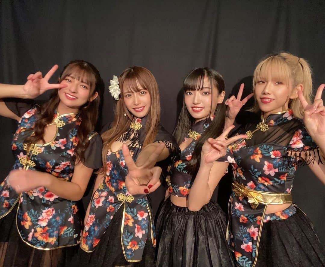 桜りんさんのインスタグラム写真 - (桜りんInstagram)「💛💓💙💜  . . 次のライブは 11/23㈫Twinbox AKIHABARA. ◾︎出番16:15   宜しくお願い致します🌸 . . カレンダー発売イベントは 12/5㈰です🌸🗓  今夜ストーリーにまとめます🥰 . .  【雑誌】 《10月》 22日 『臨時増刊ラヴァーズvol.22』表紙  25日 『ヤングキング』 巻末グラビア  《11月》 2日『アサヒ芸能』 5日 『EX MAX! HGvol.2』シャワーグラビア掲載 15日 ナックルズSPECIAL 26日 EXMAX!1月号 29日 臨増ナックルズDX vol.27  【11月26日6thDVD発売(竹書房)】 【11月27日カメリパ2022カレンダー発売】  【イベント】 《11月》 2日　カメリパYouTube無料 LIVE 3日　 LIVE(渋谷aube) 7日　 LIVE(新宿アルタkey studio) 9日　定期 LIVE 10日　 LIVE 14日　RISE_WS(大阪) 20日  桜りん生誕祭 23日　LIVE(Twinbox AKIHABARA.出番16:15) 26日　❤︎DVD発売日❤︎ 27日　 LIVE(club asia渋谷.出番15:40) 　　　　❤︎カメリパカレンダー発売日❤︎ 30日  LIVE(配信)   《12月》 4日 かなちゃん生誕LIVE 5日 カレンダー発売イベント  7日 YouTubeLIVE 12日 RISE153 in後楽園ホール 14日 LIVE？ 16日 対バン  17日 LIVE？ 18日 撮影会予定  19日 DVD発売イベント 28日 LIVE(配信)   ❤️6thDVD予約受付中 「好きっていって」竹書房　 ◆Amazon  https://www.amazon.co.jp/dp/B09KR42KT5?&linkCode=sl1&tag=takead-22&linkId=7a6c459ac79dfbc5c56396f5cbe1a846&ref_=as_li_ss_tl . ◆DMM  https://www.dmm.com/mono/dvd/-/detail/=/cid=n_701tsds42578tk/ .  ❤️5thDVD  https://www.amazon.co.jp/dp/B097H3GL1Q/ref=cm_sw_r_tw_dp_YP0DE7961DBT89EEFBH7  https://www.dmm.com/mono/dvd/-/detail/=/cid=n_1174guild243/  ❤4thDVD (Amazon.DMM.東京Lily.ソフマップ等)  https://www.dmm.com/mono/dvd/-/detail/=/cid=tkome381/  ❤️3rdDVD発売中 「りん 花ひらく」《エスデジタル》 ▫️Amazon：amazon.co.jp/dp/B08HZ6SQB8/ ▫️DMM：bit.ly/3moWnmA ▫️東京Lily：bit.ly/3h5d3fM  #アイドル  #グラビア #グラビアアイドル #グラドル  #ミスアクション2017 #準グランプリ #ぷよぷよ  #水着  #タレント #モデル  #YouTuber #フェチ #むっちり #撮影会 #おしり  #ポートレート #カメラ好きな人と繋がりたい  #グラドル自画撮り部  #I字グラドル  #followme #ヤングチャンピオン #胸 #おっぱい #軟体」11月22日 16時02分 - rin__sakura