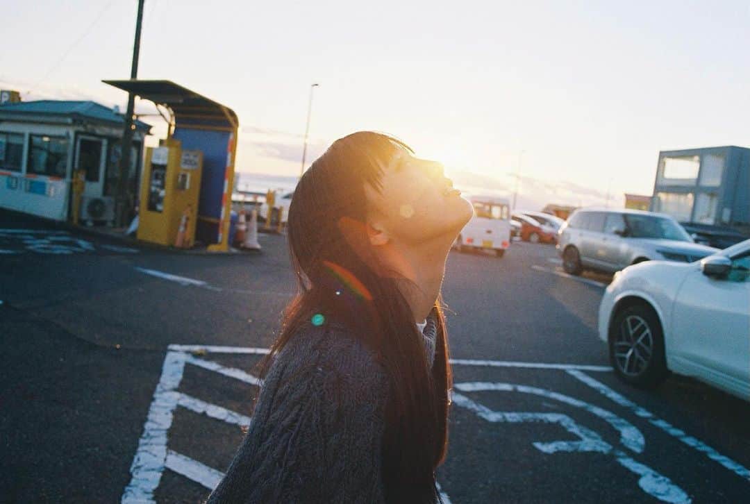 大友花恋さんのインスタグラム写真 - (大友花恋Instagram)「また少し、季節が進みましたね❄️ あったかいものを食べて、あったかくして、1週間楽しみましょう~💪 #松バスツアー」11月22日 16時13分 - karen_otomo