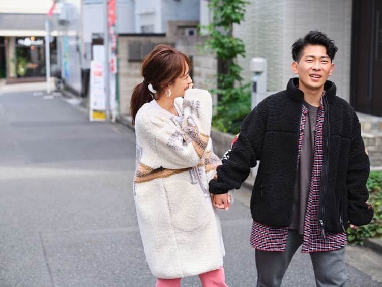 近藤千尋さんのインスタグラム写真 - (近藤千尋Instagram)「今日は11/22❤️ いい夫婦の日ってことで 太田夫婦📸💕笑  お互い思いやりを大切に、これからも まったりやっていきましょ🥰❣️ 夫婦に正解はないけれど、 仲良しで平和が一番ですな✨  🤳 @mamagirl_jp」11月22日 18時10分 - chipichan.1215
