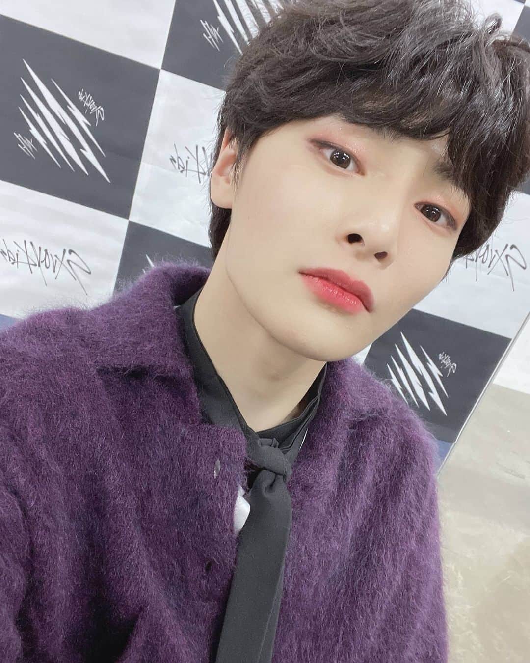 Stray Kidsさんのインスタグラム写真 - (Stray KidsInstagram)「💜 #StrayKids#STAY#IN스타그램#🦊」11月22日 18時19分 - realstraykids