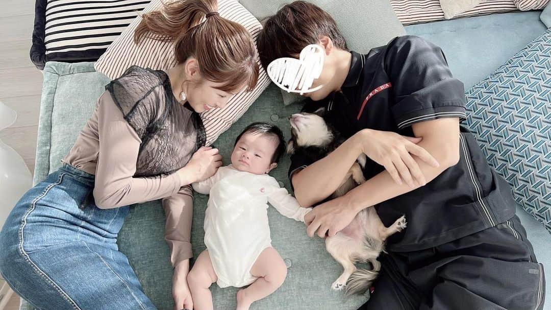 舟山久美子（くみっきー）のインスタグラム：「良い夫婦の日✨  父と母になっても、いい意味で変わらない私たちで居るのが理想です😉 これからも末長くよろしくお願いします♡  #良い夫婦の日」