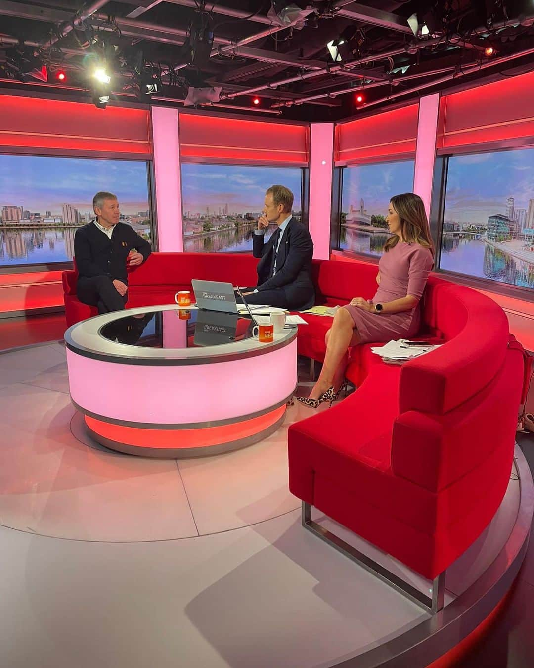 ブライアン・ロブソンのインスタグラム：「Pleasure to be on @bbc breakfast with @mrdanwalker and @@sallynugenttv Thanks for chatting to me about @robbofilm  Watch again on BBC iPlayer」