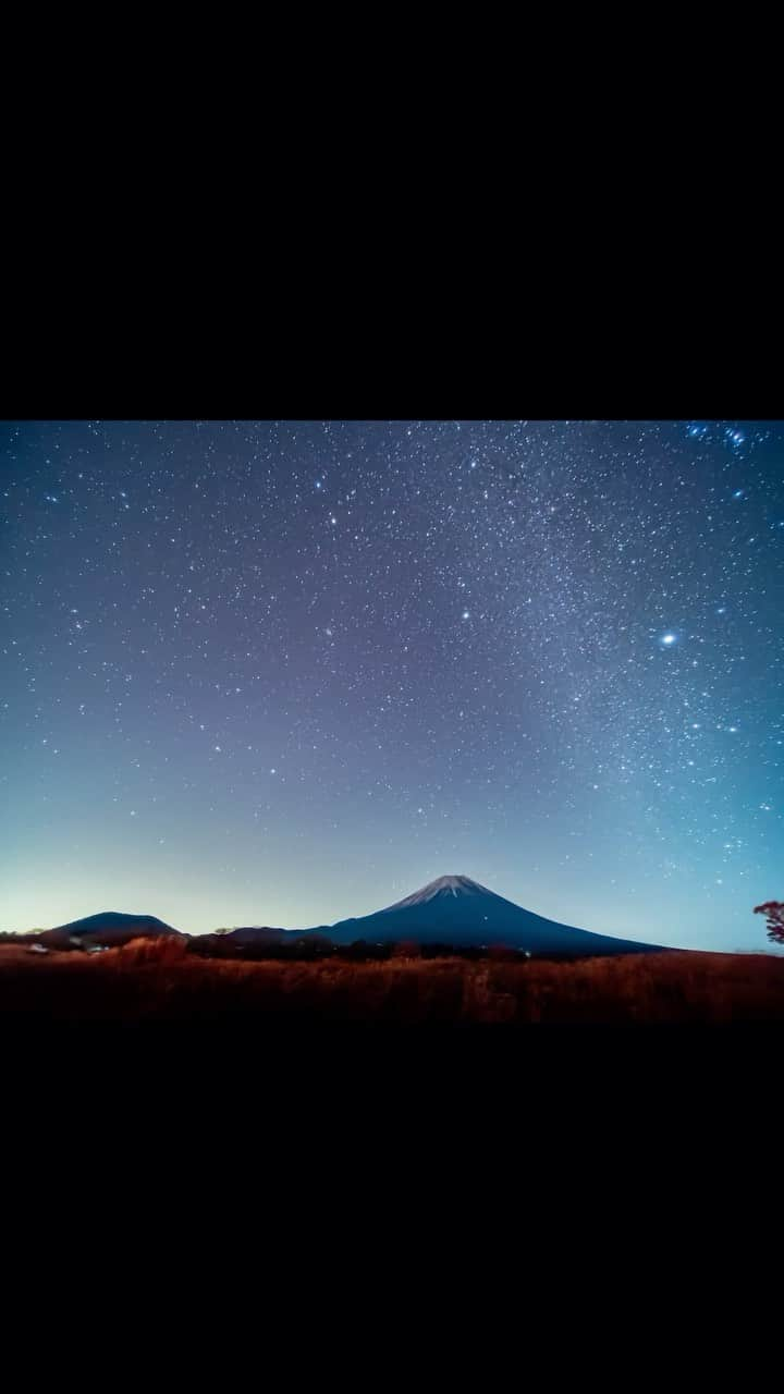 tomohiro koshikaのインスタグラム：「#retrip_yamanashi  #milkeyway  #天の川  #富士山🗻  #山梨県  ‪#timeblendedphotography‬  #tokyocameraclub #yourshotphotographer #snaplace #retrip_nippon #photo_travelers #landscapealma #landscape_love #landscapephotographymagazine #_thisisjapan #icu_japan_ #beautifuleview  #風景画像 #日本の風景🇯🇵 #絶景ジャパン  #日本の風景写真  #日本の風景を世界へ #風景写真が好きな人と繋がりたいたい #風景写真を撮るのが好きな人と繋がりたい」