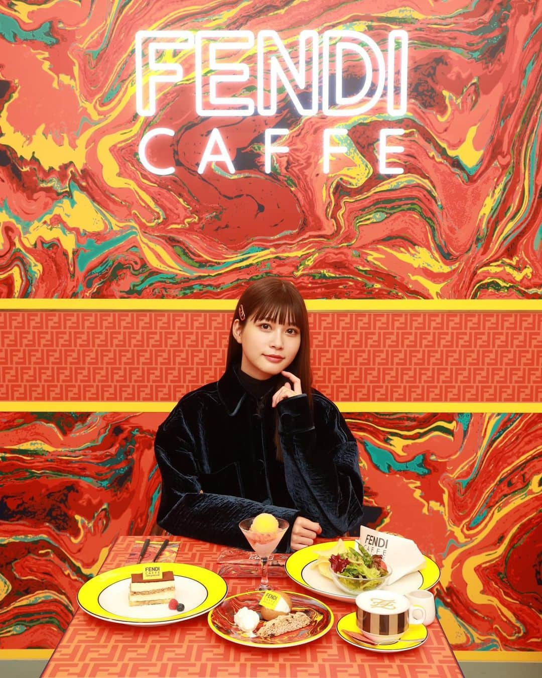 生見愛瑠さんのインスタグラム写真 - (生見愛瑠Instagram)「@fendi 🌼   #fendicafe  #anniversairecafe  #FendiHoliday  #FendiGifts  #fendi  #pr」11月22日 19時33分 - meru_nukumi