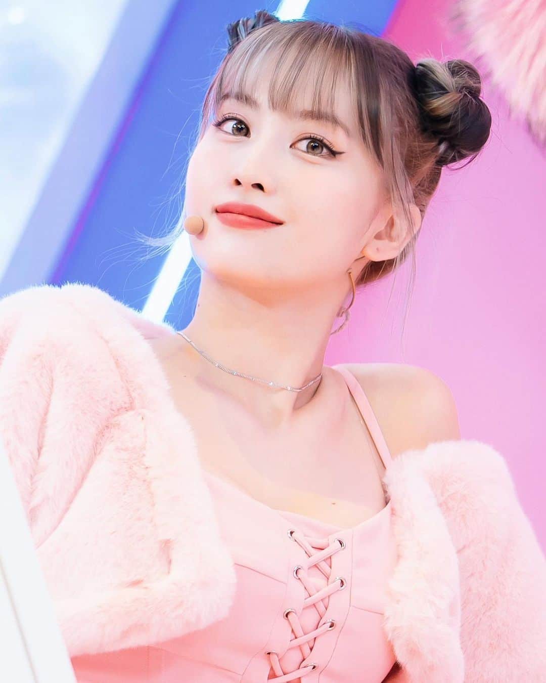 モモのインスタグラム：「♡ [Update] 211121 - Inkigayo PD’s Note    -  #MOMO #트와이스 #모모 #平井もも #もも #TWICE © sbs」