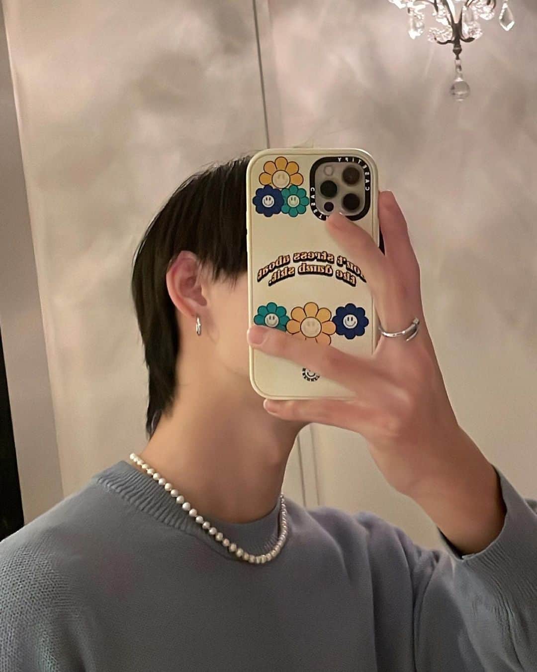 のインスタグラム：「昨日ストーリーとTikTokで好評やった新しいスマホケース🚏  実は【 @casetify_jp 】から頂いたケースです🔥デザインも豊富やし質も良いしみんなも是非(^^)/  べび＝花柄ニコちゃん みたいなイメージ出来上がってきてるよな  @casetify #CASETiFY  #showyourcolors」