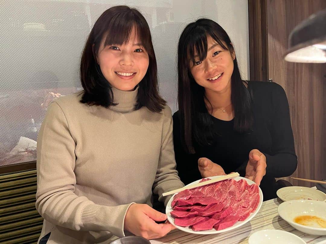 尾崎里紗のインスタグラム：「生肉🥩✨ ⁡和歌様ありがとうございます(^^) ⁡ ⁡ ⁡ #glico  #powerproduction  #head  #headtennis_official #headjapan #teamhead  #stchristopher #セントクリストファー #センクリ #テニック #株式会社タイド  #TIDE.  #gram3  #グラムスリー  #tbc_aesthetic  #エステ  #エステティックtbc  #尾崎里紗  #risaozaki  #tennis  #tennisplayer  #テニス  #fitness」