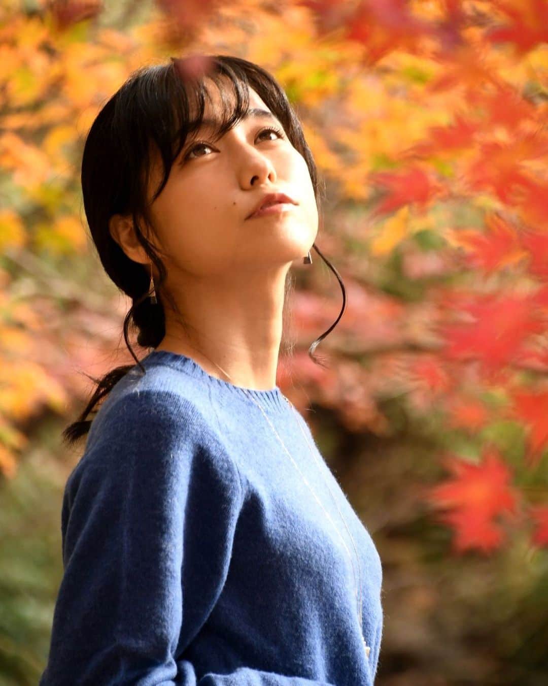 柏木美里のインスタグラム：「昨日の撮影会にご参加下さった皆様、ありがとうございました😽 今回は群馬での撮影で、いつもと違った雰囲気で楽しかったです❣️  次回は再来月を予定しております✨  #撮影会 #モデル #紅葉 #紅葉狩り #感謝」