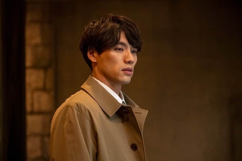 福士蒼汰のインスタグラム：「Thank you for watching epi 6 I was back and started from here.」