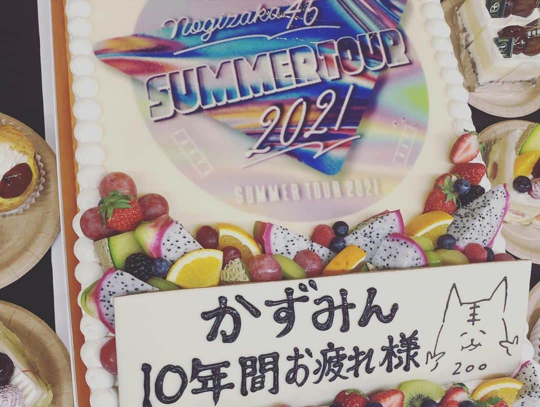 与田祐希さんのインスタグラム写真 - (与田祐希Instagram)「真夏の全国ツアー2021 FINAL 無事終了しました🌻 とっても素敵な景色を見ることができました。 来てくださった皆様、支えてくださった皆様、ほんとうにありがとうございました！  そして今回の東京ドーム公演でずーさんが卒業でした。 最後の最後まで美しい姿をしっかり目に焼き付けました。 かっこよかったです！！  今度一緒に辛いものを食べに行きます🔥💪💪  #真夏の全国ツアー2021」11月23日 0時28分 - yodayuuki_oimo
