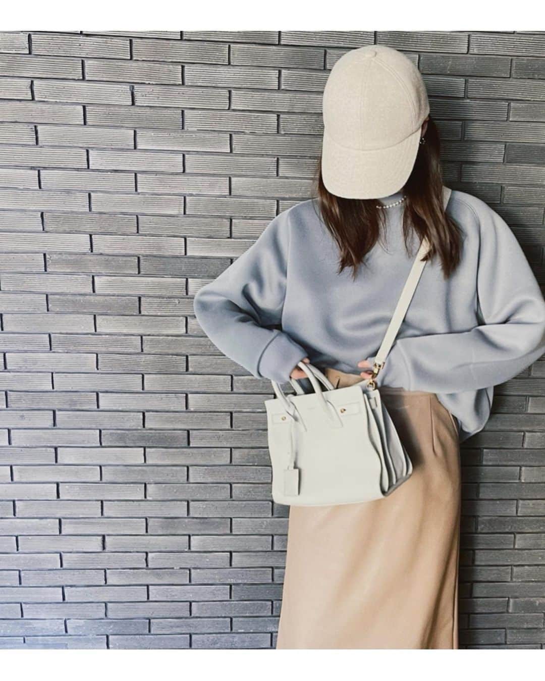 佐々木希さんのインスタグラム写真 - (佐々木希Instagram)「今日の私服☺︎ bag #SaintLaurent tops.skirt.hat #iNtimite necklace #mayu_accessories」11月23日 15時00分 - nozomisasaki_official