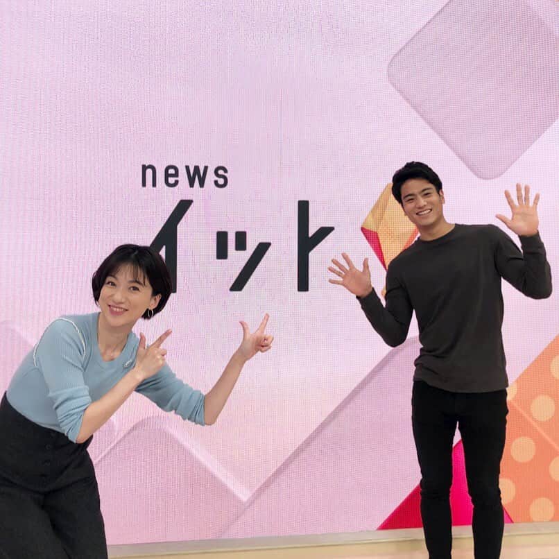 フジテレビアナウンサーのインスタグラム：「. 梅津弥英子です。  勤労感謝の日。 いつ会っても働ける喜びを身体いっぱいに表現している人がいます。  新人の山本賢太アナです。  念願の実況デビューまでの道を、 フジテレビュー @fujitvview で追いかけてもらえることになったそうです。 （詳しくはストーリーのリンクをご覧ください。） 個人のInstagramも始めました。 @yamamoto_kenta.yamaken  何事にも全力投球！の彼の姿勢を見ていると、なんだか応援したくなるのです。  イット！でもフィールドキャスターとして登場しますので、以後お見知り置きを！よろしくお願いいたします。  #今日は何の日 #勤労感謝の日 #梅津弥英子 @yaeko.umezu  #山本賢太  #気を付けが似合う #livenewsイット @livenews_it」