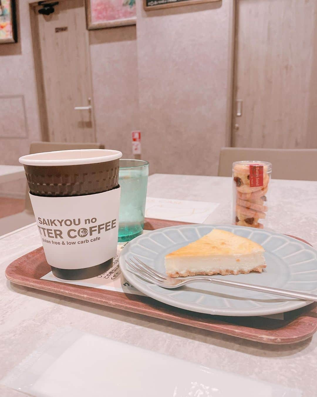 satomiさんのインスタグラム写真 - (satomiInstagram)「☀️☕️ ． 今日のカフェ活は池袋▶️（@saikyounobuttercoffee）☕️ ・ 前回代々木店行ったけど池袋は店内飲食もテイクアウトも🆗🥡もちろんfood、drink全てグルテンフリー💕 ． 今日は数量限定のバターコーヒー を注文しました😎 ・ ️MCT量やprotein量も選べるのも嬉しい😊満腹感も持続するし何よりここのコーヒーはさっぱりしてるから飲みやすいよ☕️ ・ foodもがっつりのお肉メニューあるけどローカーボだったりグルテンフリー🏋️‍♀️トレーニーにピッタリ🥩 ・ ダイエット中の人にはオススメ！ ・  「この投稿を見て来店していただいた方は、私の投稿画面を会計時に提示をするとバターコーヒーが150円引きになります！」 ・ ※都内全店(池袋店、代々木店、神谷町店)で適用可（2021年最終営業日まで）  #sponsored #最強のバターコーヒー #バターコーヒー #ダイエット #脂肪燃焼 #SAIKYOUnoBUTTERCOFFEE #池袋カフェ」11月23日 10時31分 - saatoomii47