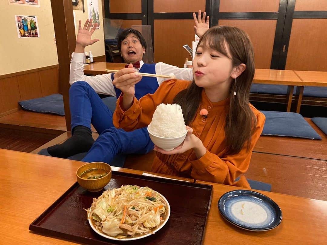 大森万梨乃さんのインスタグラム写真 - (大森万梨乃Instagram)「ㅤㅤㅤ ㅤㅤㅤ 昨日のボンマルシェでご紹介した #鬼盛肉野菜炒め #チョモランマ 🍚‼️ ㅤㅤㅤ 肉野菜炒めは１キロ、 白米の量は８００ｇです〜🤤♡ ㅤㅤㅤ 部活帰りの学生さんに特に人気なメニューだそう。 しかも無料で無制限ソフトクリームついてきます🍦 ㅤㅤㅤ う〜ん、最高ですねえ🤔 #定食のまる大 （静岡市）で食べられますよ！ ㅤㅤㅤ #ボンマルグルメ #静岡グルメ #静岡ニューオープン」11月23日 16時05分 - marino_omori