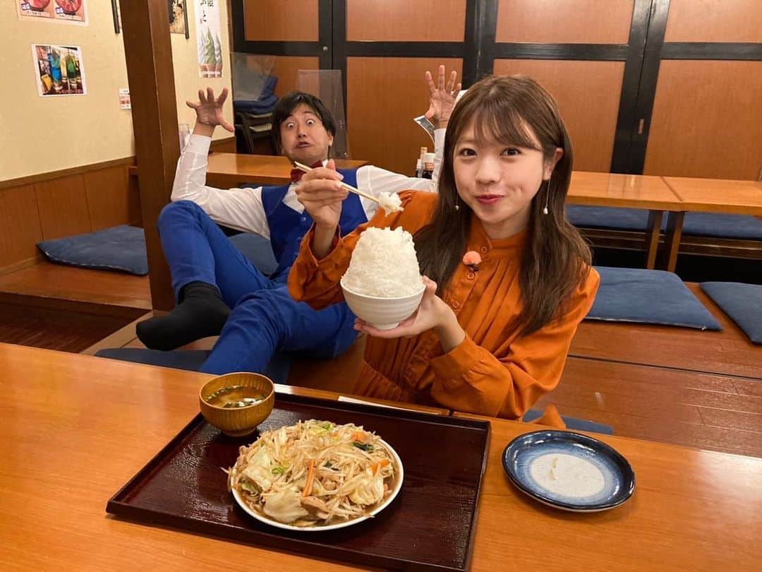 大森万梨乃さんのインスタグラム写真 - (大森万梨乃Instagram)「ㅤㅤㅤ ㅤㅤㅤ 昨日のボンマルシェでご紹介した #鬼盛肉野菜炒め #チョモランマ 🍚‼️ ㅤㅤㅤ 肉野菜炒めは１キロ、 白米の量は８００ｇです〜🤤♡ ㅤㅤㅤ 部活帰りの学生さんに特に人気なメニューだそう。 しかも無料で無制限ソフトクリームついてきます🍦 ㅤㅤㅤ う〜ん、最高ですねえ🤔 #定食のまる大 （静岡市）で食べられますよ！ ㅤㅤㅤ #ボンマルグルメ #静岡グルメ #静岡ニューオープン」11月23日 16時05分 - marino_omori