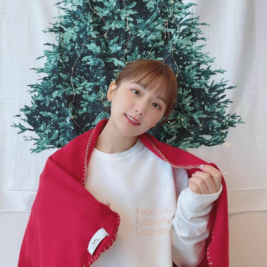 ひよんさんのインスタグラム写真 - (ひよんInstagram)「🎄💛  クリスマスのスペシャルな撮影したよ😍 12月に入ったらお知らせできるから もう少しまっててね〜☺️💖  #ひよん #クリスマス #クアンク #9unq #christmas #xmas」11月23日 13時56分 - cchan_fee4