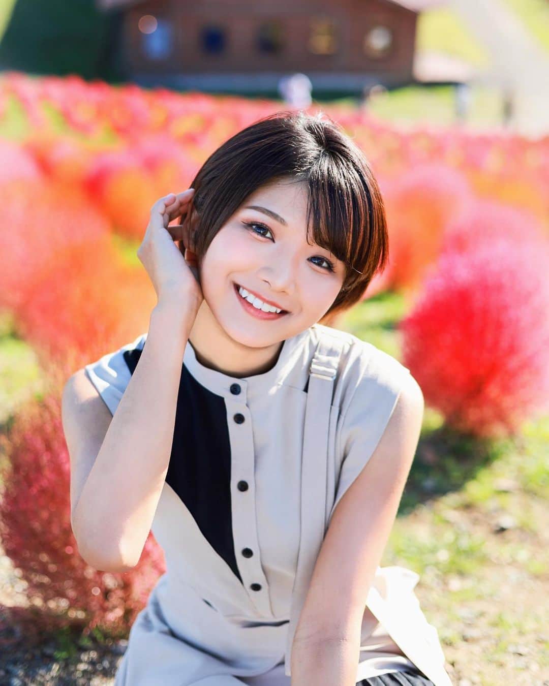 山本ゆうかのインスタグラム：「これなんて草だったかな！！！！！！ ポプラ！？？！！！！プペラ！！！！？？？？！」