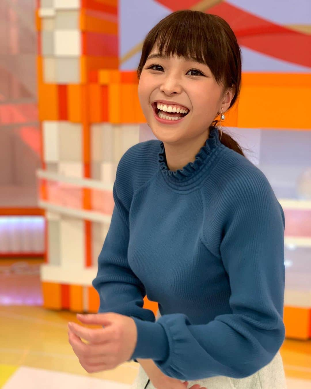 渡邊渚さんのインスタグラム写真 - (渡邊渚Instagram)「昨日のめざましテレビ終わり。 何にこんな爆笑していたのか覚えていませんが...  さて今日は母校の文化祭に出演させていただきました！ コロナ禍で様々な規制もある中、三田祭実行委員会の皆さん、大変お疲れ様でした！ 学生のキラキラと輝く姿に、刺激を受けました！ 母校に恩返しできるような人間になれるように、これからも頑張ります✨  #めざましテレビ#衣装 #三田祭#ありがとうございました」11月23日 18時10分 - watanabenagisa_