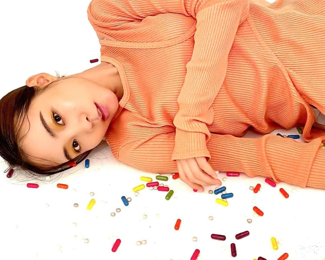 利水翔のインスタグラム：「. GLITTER offshot💊📸  ⁡ ⁡ ⁡ ⁡ ⁡ ⁡ ⁡ ⁡ ⁡ ⁡ #enjoy #smile #ootd #happy #GLITTER #magazine #fation #sapliment  #tokyo #japan #yellow」