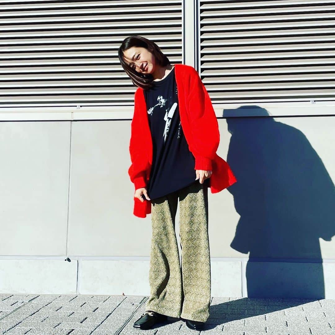 安達祐実さんのインスタグラム写真 - (安達祐実Instagram)「❤️❤️❤️ #滝藤賢一 さんのTシャツ。 めちゃくちゃかっこいい先輩。」11月23日 18時29分 - _yumi_adachi