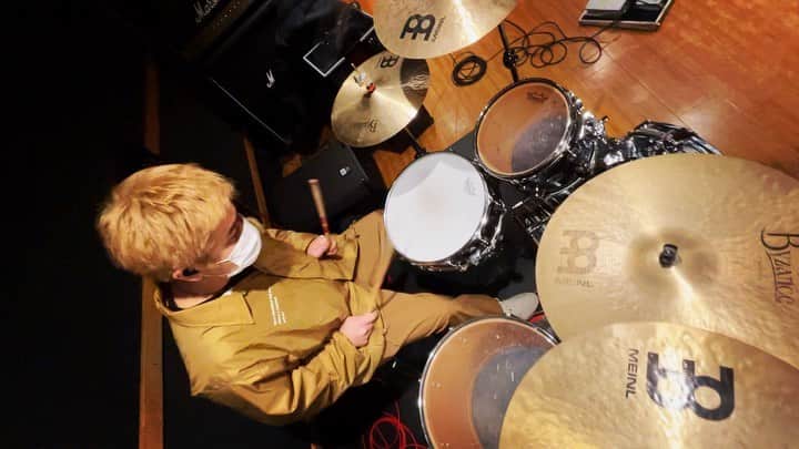 岩野亨のインスタグラム：「ライブ近いためスタジオ多めで楽しい毎日！🥁  #竹撮るの上手め」