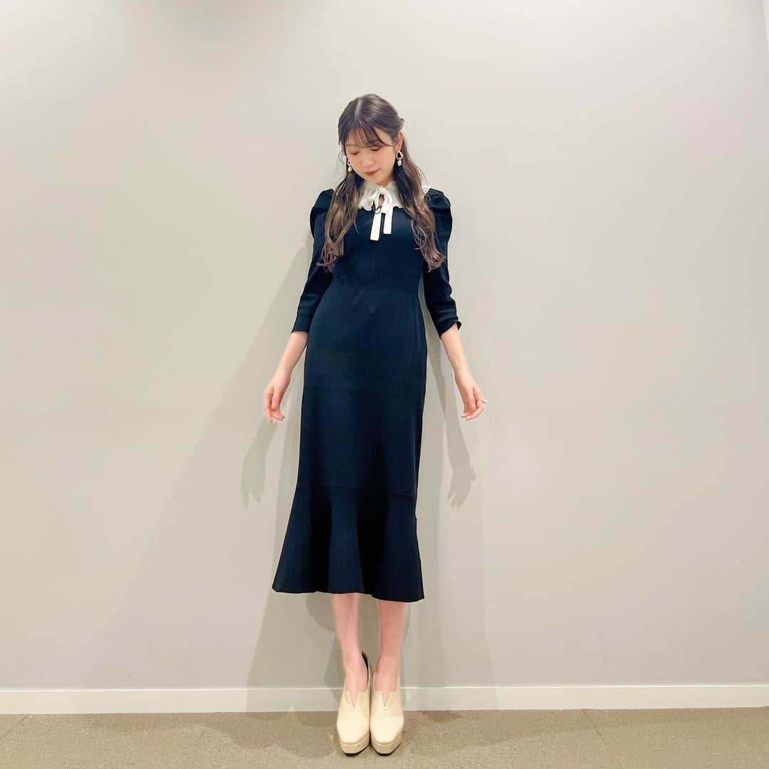 吉田朱里さんのインスタグラム写真 - (吉田朱里Instagram)「#よんチャンTV ありがとうございました！！！ #snidel のワンピ可愛い🖤🤍」11月23日 19時34分 - _yoshida_akari