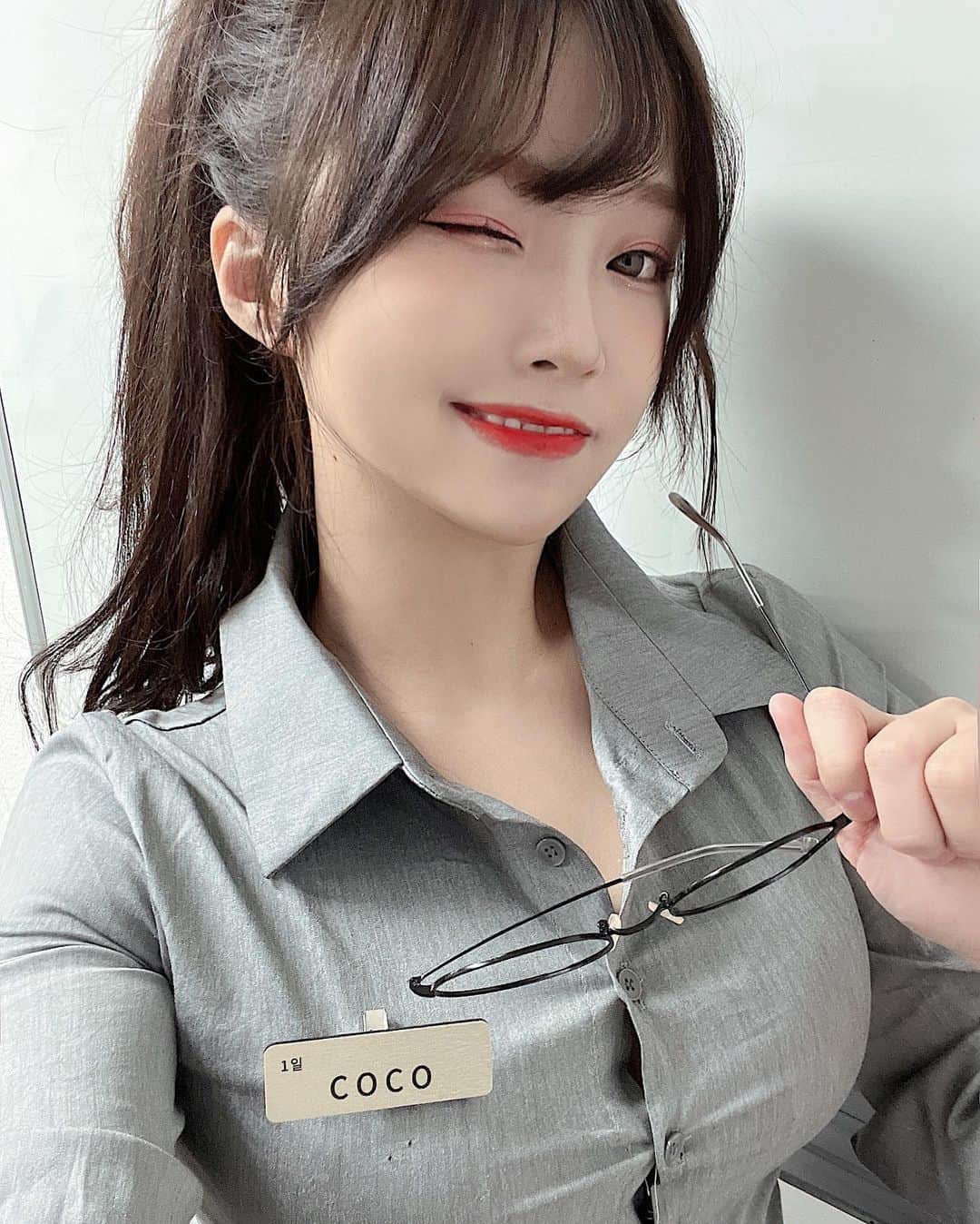 ココさんのインスタグラム写真 - (ココInstagram)「가터는 처음이지? 💋 Any questions?」11月23日 19時39分 ...