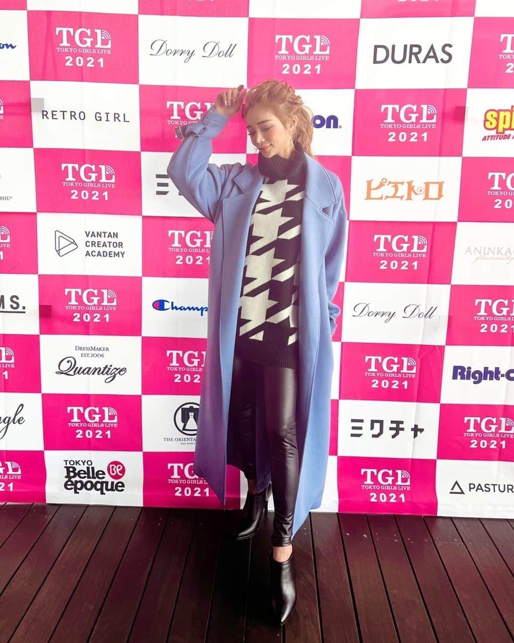 藤木そらさんのインスタグラム写真 - (藤木そらInstagram)「. .The Tokyo Girls Live Fashion Show is over ♥ ️ It was fun ✨❤️ . . .TGLファッションショー無事に終わりましたぁ🥺❗✨めちゃくちゃ楽しかったし、貴重な体験ができ新たな思い出を増やせて嬉しかったなぁ⤴︎⤴︎💕 @tokyo_girls_live ありがとうございました✨🌠🌠✨ . .やはりファッションショーは何回しても楽しぃなぁ(*ﾉﾉ)💕次はいつ出場できるのかなぁ〜☘️！ . .2ステージ出たんやけど、この衣装は @duras_official のだょ♥️ . . . . . . . . . . , ,#東京ガールズコレクション  #東京ガールズライブ2021  #ランウェイモデル  ファッションショー #fashionstyle  #ranwayaurora  #ヘアセット #ポニーテールアレンジ  #ニットコーデ  #バンツコーデ  #おしゃれ好き  #おしゃれさんと繋がりたい  #ギャルコーデ  #fashionblog  #スポンサー募集」11月23日 20時17分 - sorafujiki