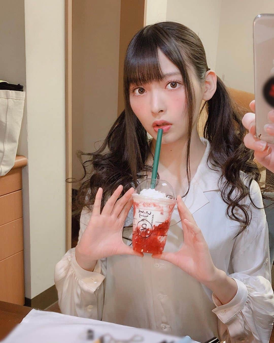 上坂すみれさんのインスタグラム写真 - (上坂すみれInstagram)「いいツインテールの日を逃したので、勤労感謝のツインテール…？  #上坂すみれ」11月23日 20時26分 - uesaka_sumire