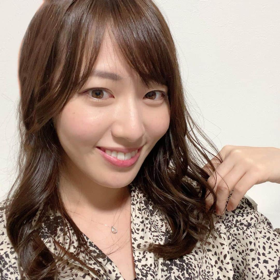 大西遥香のインスタグラム：「. 髪をバッサリ✂︎ というほどでもないかもしれないけど 2年ぶり？くらいにこの長さに💡  10数センチ切りました🙋‍♀️ 頭が軽くなった気がする〜✨  いつかまたショートも…🤔？  #美容院 #髪の毛切った #新潟 #niigata」