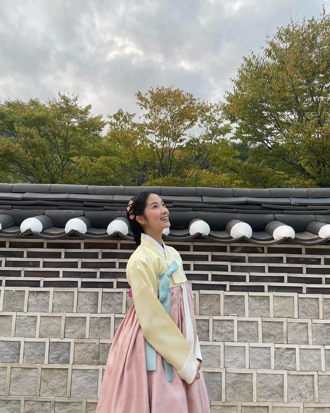 キム・ヘユンのインスタグラム：「단아하게 찍으려다... #실패 #그래도 #본방사수 #해주세요(?) #tvn #어사와조이」