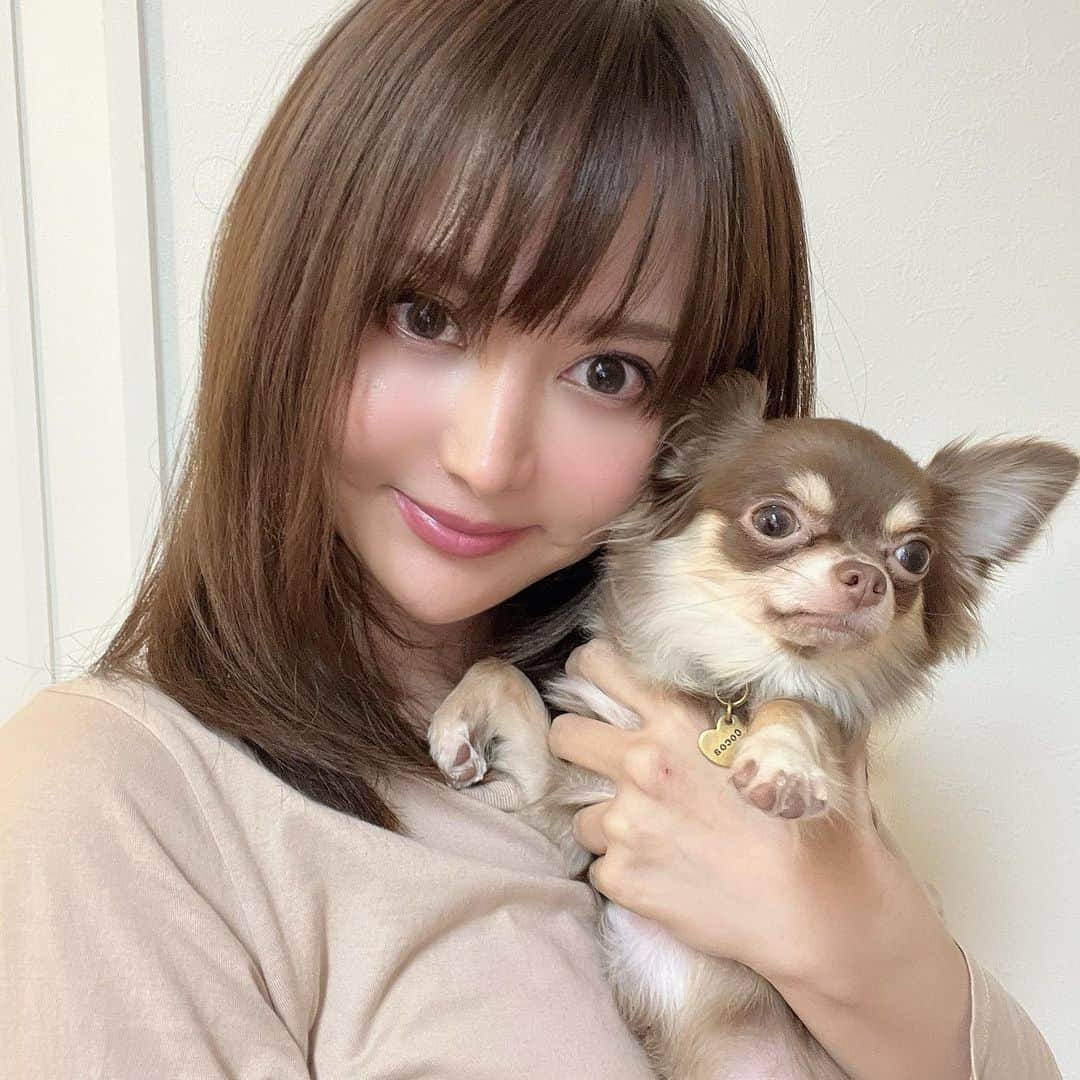 望月美穂のインスタグラム：「@be.girl_official  指原莉乃さんプロデュースのカラコンを試してみたよ♡ お色はトパーズ♥️ ⠀ ⠀ 裸眼みたいだけど盛れるものを探していて、 やっと理想のデザインに出会えました！！ ⠀ ⠀  ページ最下部にあるLINE友達登録で 10%OFFクーポンプレゼントしてもらえるみたいなので 是非チェックしてください♡̷ﾞ  #カラコン #指原カラコン #トパーズ #さっしー #カラコンレポ #カラコンビガール #begirl #カラコン着画」