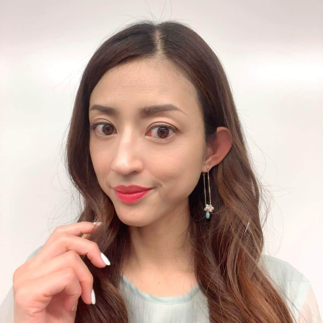 小沢真珠さんのインスタグラム写真 - (小沢真珠Instagram)「おはようございます。先日の取材の衣装でつけたピアス @naturali_jewelryがとっても可愛かったです🎶  #取材 #衣装 #ピアス」11月24日 9時10分 - maju_ozawa