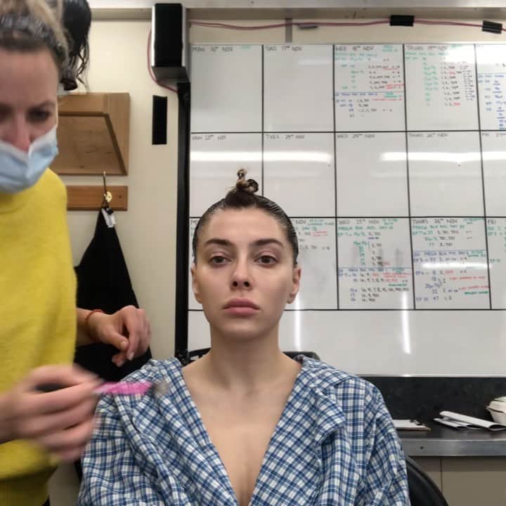 エレナ・サチンのインスタグラム：「Julia- 2 hours in 30 seconds.」