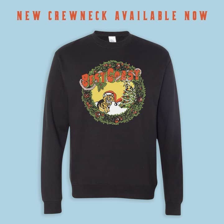 ベスト・コーストのインスタグラム：「‘tis the season for a brand new holiday crewneck featuring the one and only Santa Snacks 🐱🎅🏻 designed by @perryshall!!! PLUS a limited time sale on select items in our store! hit the link in bio ho ho ho ❄️🎁🎄」