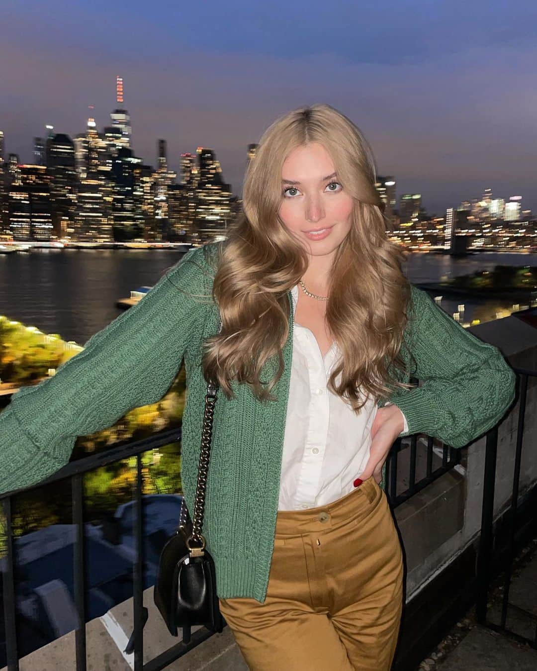 ジェシカ・ジェーン・クレメントのインスタグラム：「Always a soft spot in my heart for nyc」