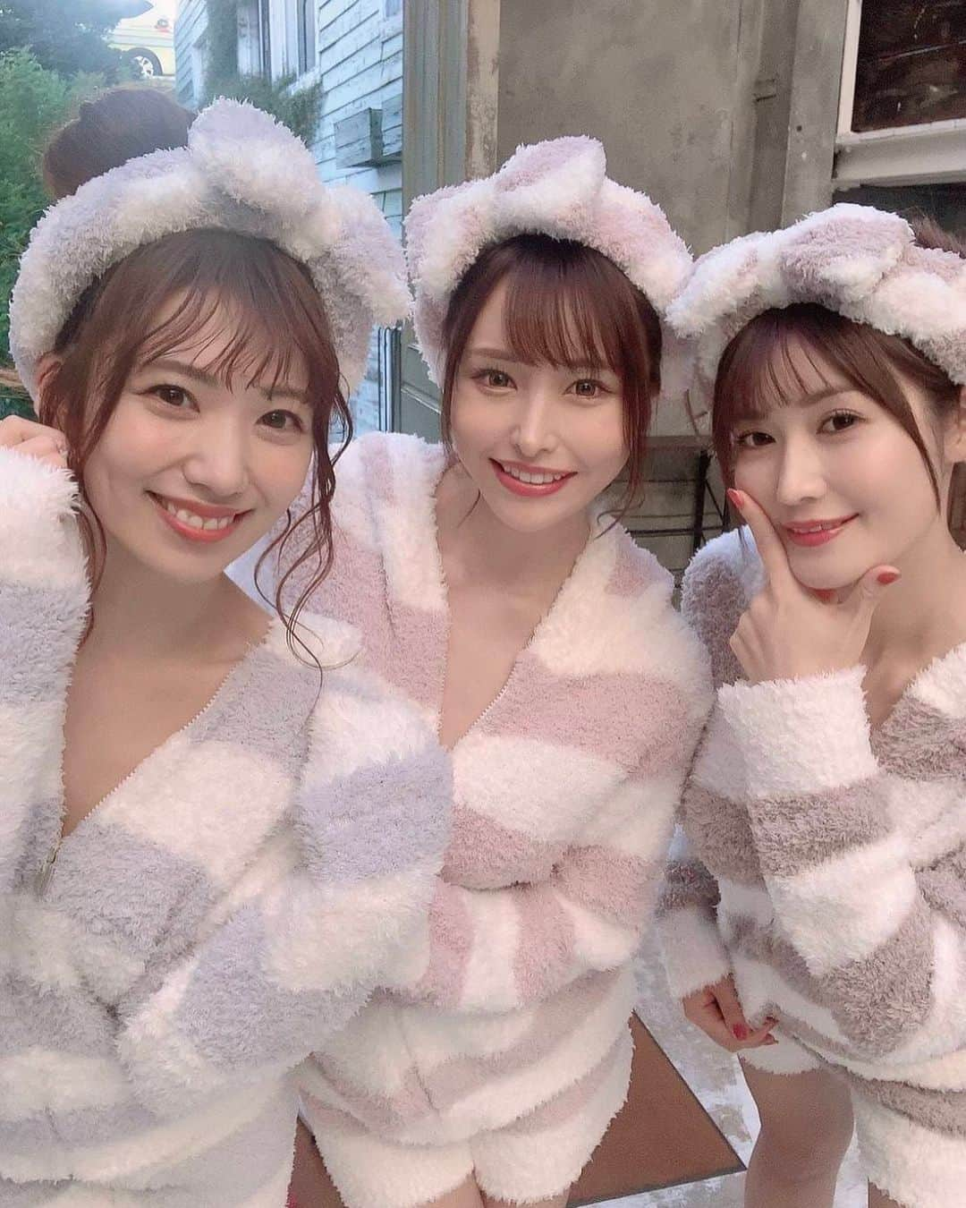 一劍浣春秋のインスタグラム：「這一定是大片！  左 #山岸逢花 中 #伊藤舞雪 右 #藤森里穂 #藤森里穗」