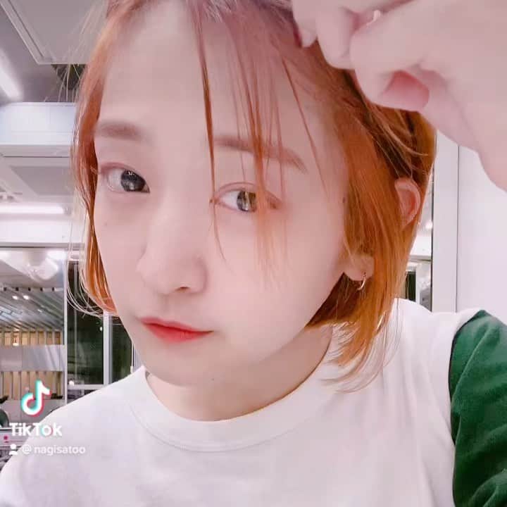 のインスタグラム：「韓国っぽい巻き方  巻き方動画はリールにまとめてます◎  【気になったスタイルは、保存をしてカウンセリングの際にお見せいただくとスムーズです○】 _ _ 【ご予約は トップページのURL ○】_ _ by fifth【バイ フィフス】 _ - [ ] _た 東京都渋谷区神宮前６-15-14  ガーデンスクエア原宿2F _ _ 【地下鉄千代田線明治神宮前駅　4番出口徒歩3分】 _ _ 《営業時間》 _ 平日11:00〜21:00 土曜10:00〜20:00 日曜祝日10:00〜19:00  #ボブ　#ミニボブ　#オレンジカラー  #ハイトーンボブ」