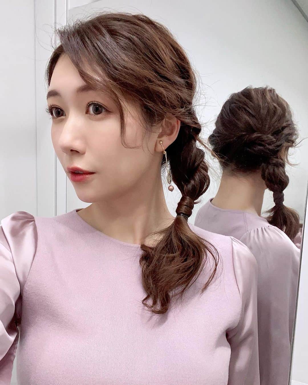 穂川果音さんのインスタグラム写真 - (穂川果音Instagram)「hairstyle  サイド編み下ろしヘア♪  このヘアスタイルは好きなので、たまにやってもらえると嬉しい笑笑  #hairstyle #hairarrange #arrangement #earrings #アベプラ　#ヘアースタイル　#ヘアアレンジ　#サイド編みおろし　#編み下ろしアレンジ　#サイド寄せアレンジ #サイド編み下ろし選手権　#イヤリング　#気象キャスター　#気象予報士　#お天気お姉さんコーデ」11月24日 11時57分 - hokawakanonn