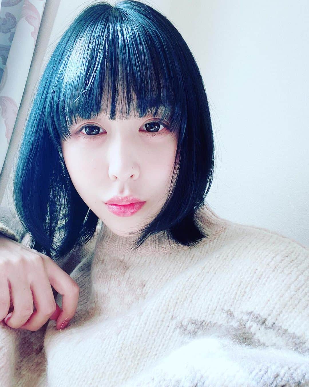 朝日奈るみな（芽森しずく）のインスタグラム：「カラーと前髪カットして貰いました❤️❤️❤️この色好き❤️❤️❤️」