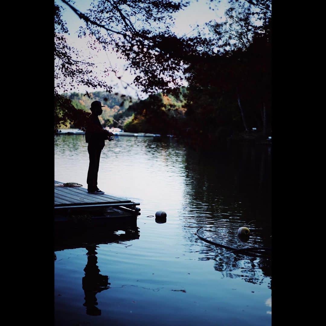木村拓哉さんのインスタグラム写真 - (木村拓哉Instagram)「⁡ ⁡ ⁡ 「昨日の紅葉の中で‼︎ ⁡ 最高な気分転換になりましたぁ〜‼︎ ありがとうございましたぁ〜‼︎」 ⁡ STAYSAFE‼︎ ⁡ 拓哉 #木村拓哉#TakuyaKimura」11月24日 15時31分 - takuya.kimura_tak