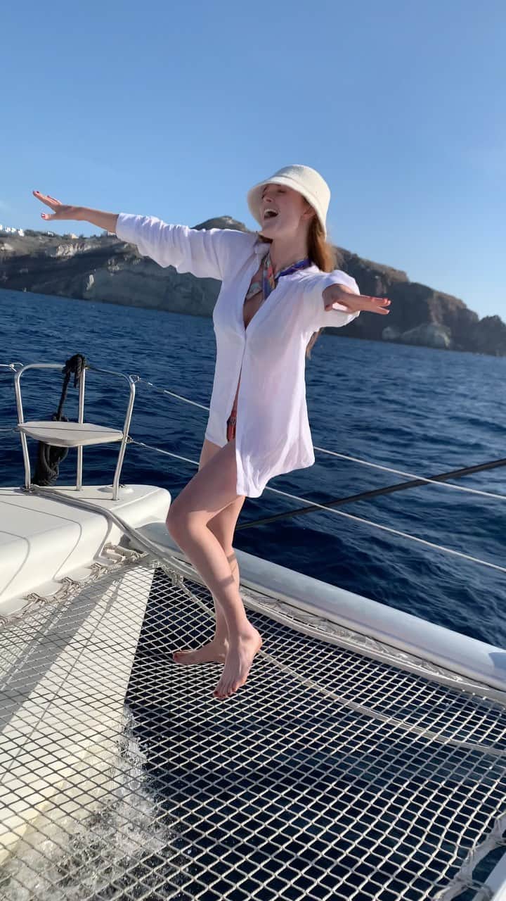 Larsen Thompsonのインスタグラム：「livin my best life🇬🇷💙」