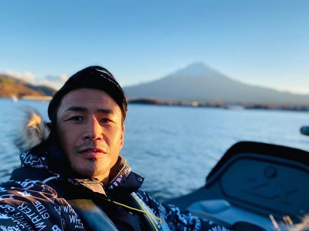 魔裟斗さんのインスタグラム写真 - (魔裟斗Instagram)「バス釣りしてきました！ #魔裟斗」11月24日 20時29分 - masato.official